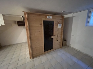 Sauna aus Holz ca. 2 x 2 m inkl. Saunaofen, Steuerung & Sitzbank