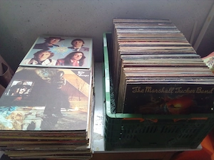 Verkaufe Schallplatten  Singles und CDs 