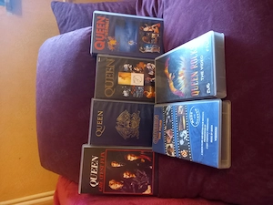 Queen VHS Kassetten zu verkaufen Zustand gut. 