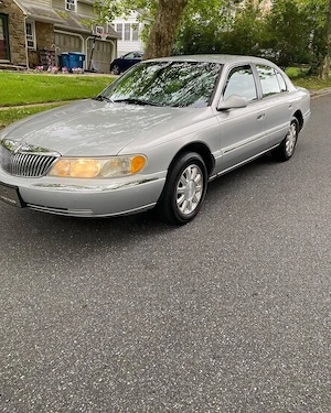 Lincoln Continental V8 | Leder | 173.000 Meilen | Baujahr 2000