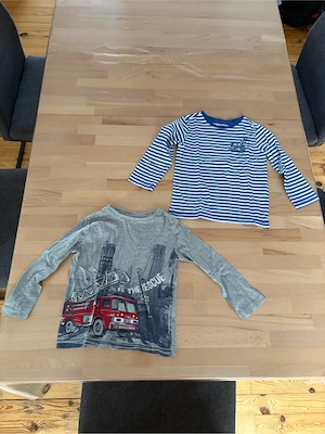 2 Jungen Jungen Sweatshirts   Langarm Shirts   Übergangspullover der Marke s.Oliver, Größe 104 110