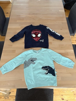 2 Kinder Pullover von topolino und Marvel Spider Man, Größe 110