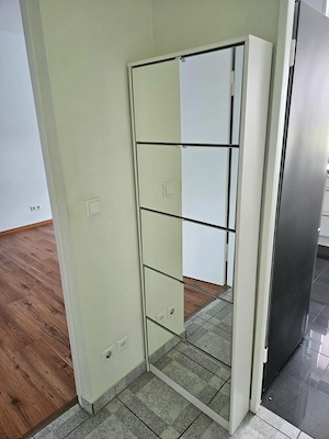 Schuhschrank mit Spiegel 