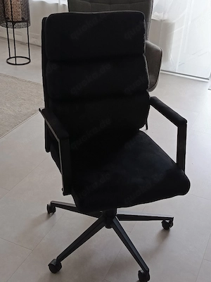 2x Bürostühle in Schwarz zu verkaufen