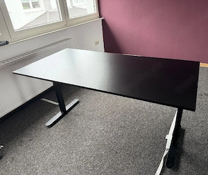 2x Schreibtische in Schwarz zu verkaufen