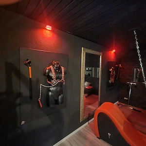 BDSM Zimmer , Affäre, Stundenzimmer, Fotostudio, Camgirl Bild 4