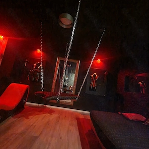 BDSM Zimmer , Affäre, Stundenzimmer, Fotostudio, Camgirl