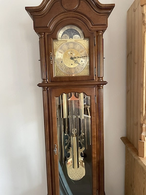 Hermle Standuhr mit Mondphase & Röhrengong