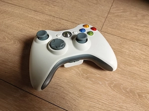 Original Microsoft XBOX360 Wireless Controller in weiß-grau-silber