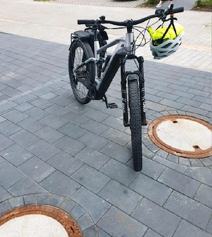 E-bike cube stereo hybrid