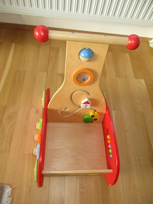 Hape Lauflernwagen