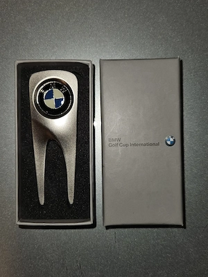 Neu! BMW Golf Cup International Pitchgabel & AIGNER Schlüsselanhänger mit Pitchgabel OVP!