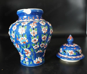Vintage Keramikdose im traditionell türkischen Iznik-Stil