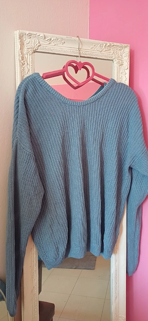 Strickpullover mit rückenausschnitt S