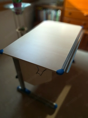 Schülerschreibtisch