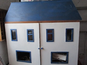 Holzpuppenhaus
