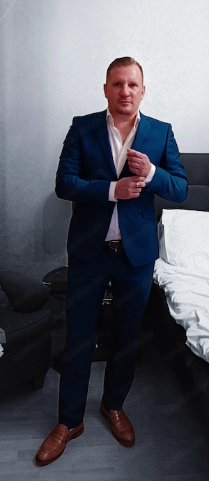 Er sucht aufregende Begegnungen