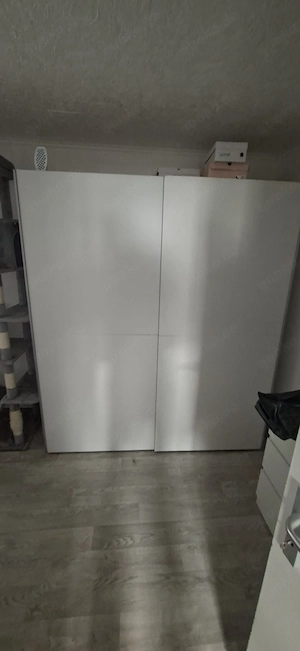 Kleiderschrank 
