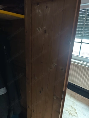 Weichholzschrank über 100 Jahre, guter Zustand 
