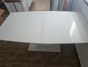 Glastisch weiß