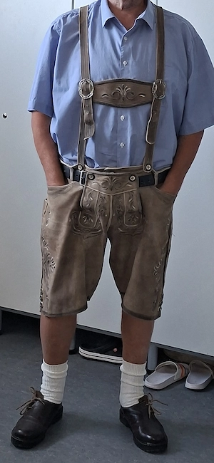 NEUWERTIGE Leder Hosen zu verkaufen