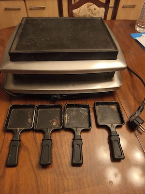 AEG Raclette-Grill mit 4 Pfännchen