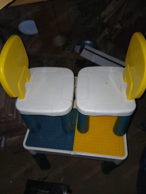 Bausteintisch mit Stühle