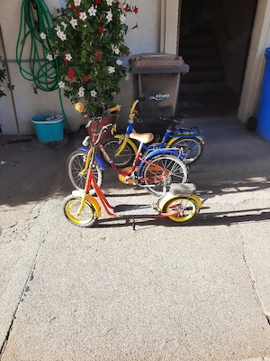 Kinder-Räder und Roller