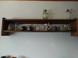 Bierkrüge mit Deckel 