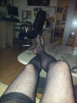 er sucht ihn