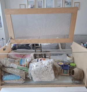 Großes Nagarium inkl. umfangreichem Zubehör   gepflegt