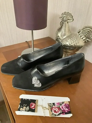  PIA MALA Trachten - Schuhe Dirndl - Pumps  Gr 39,    und  Kropfband
