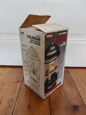 Coleman 286A700 Vintage Camping Benzinlaterne unbenutzt in OVP