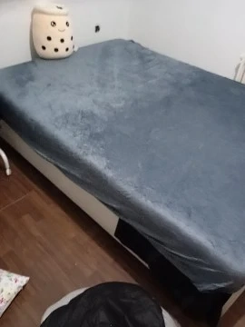 Bett mit Matratze 