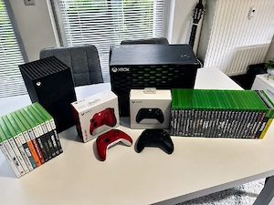 Microsoft Xbox Series X 1 TB Spielekonsole   Spielpaket mit 2 schwarzen Controllern