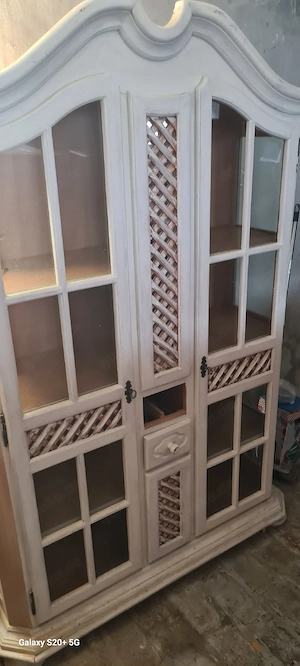 Vitrinen Schrank zuverkaufen