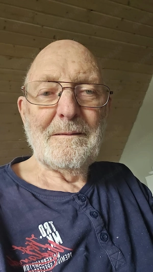 Alter Junge sucht seine Partnerin