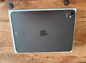 TOP iPad Pro 11 Zoll 2TB WiFi & Cellular M4 + ESR Tastatur Hülle