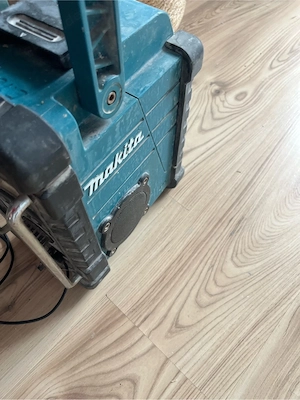 Makita BMR102 Baustellenradio 7,2 18V FM MW