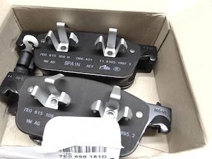 Kaufen Sie neue originale VW Bremsbeläge vorne T5 T6 Multivan   OEM   340 mm Bremsscheiben 