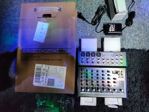  Pronomic M-802FX 8-Kanal-Mischpult mit Effektprozessor 