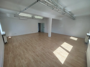 Büro auf der Friesenheimer Insel: flexibel (8 - 116 qm möglich, 12 Euro pro qm) mit WC und Dusche