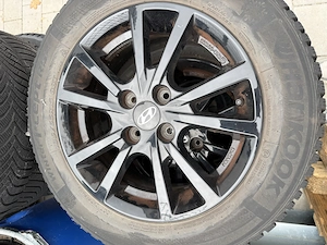 Original Felgen + Reifen von Hyundai