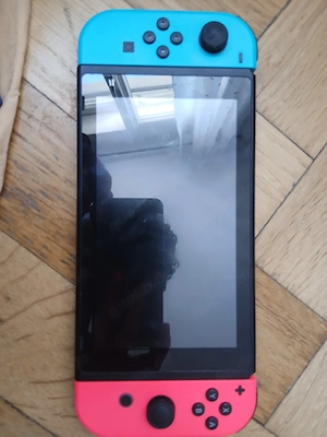 Nintendo Switch (Neon-Rot Neon-Blau)   Wie NEU! Nur 1 Monat genutzt. Preis: 250 VB   verkaufe meine 