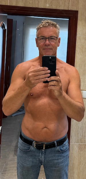 Paar oder Sie gesucht für erotische Massage 