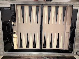 Backgammon Koffer Spieleklassiker   Vintage-Design mit Steinen & Würfeln