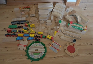 Holzeisenbahn Brio