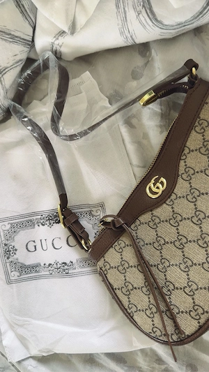 eine neue tasche 