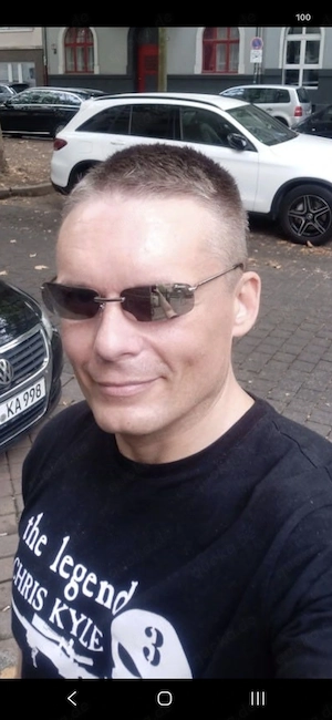 Ich bin ein Mann, Ende 30 und biete rein passiven Service an