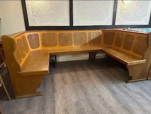 Große rustikale U-Sitzgruppe aus Holz   Partykeller Vintage